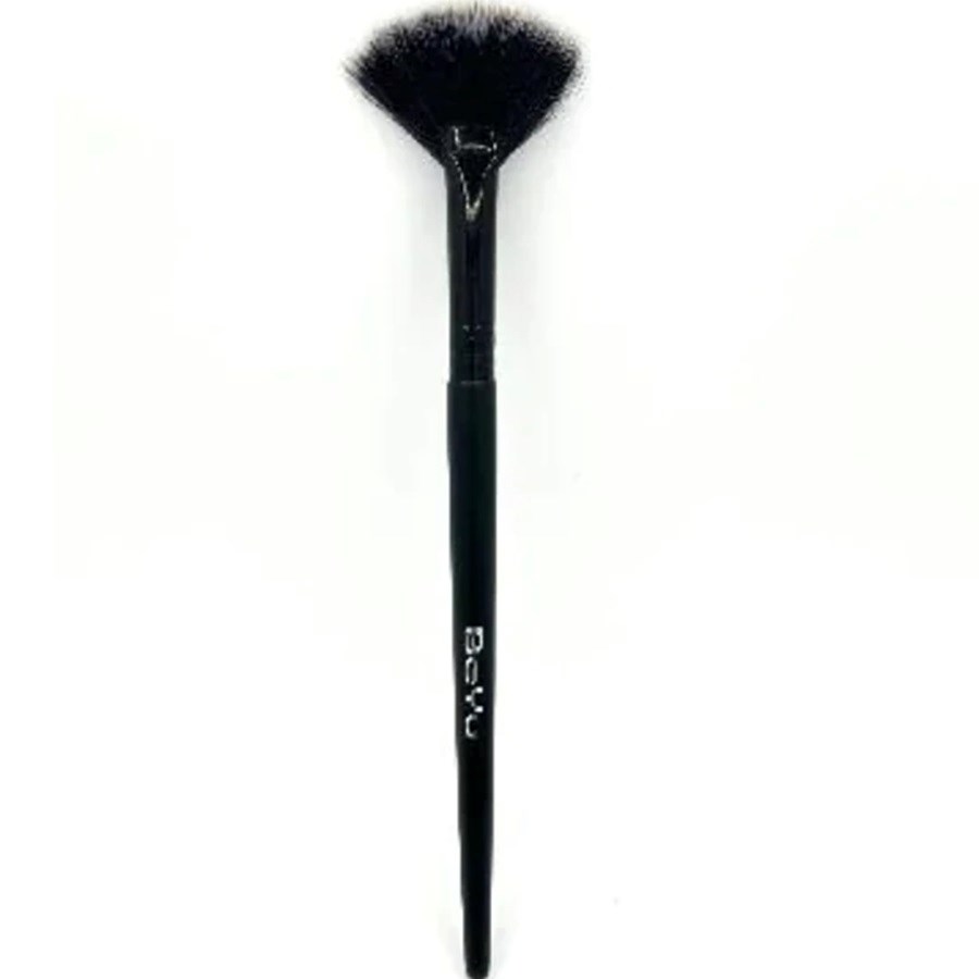 Fan Highlighter Brush 001